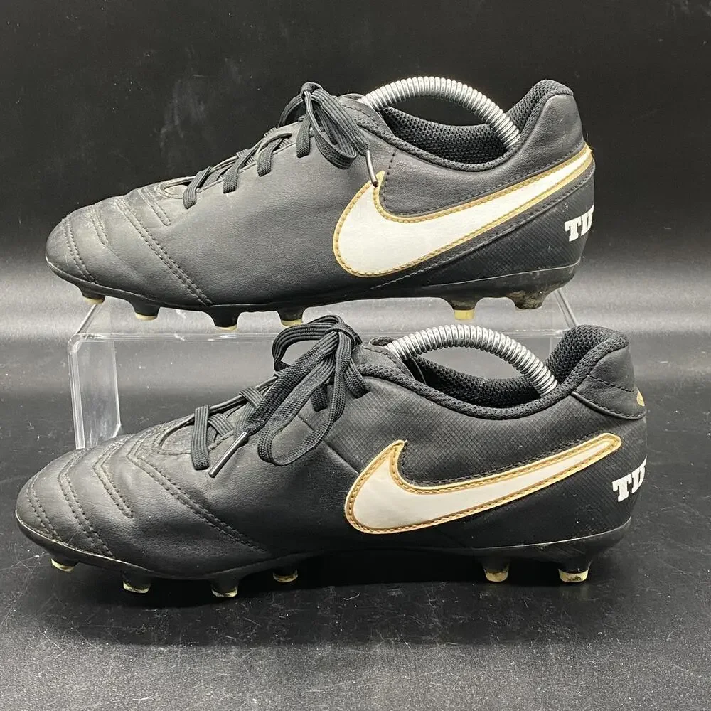 Nike Shoes Kids 4.5Y Boys Tiempo Rio III Athletic Soccer Sneakers 819195-010